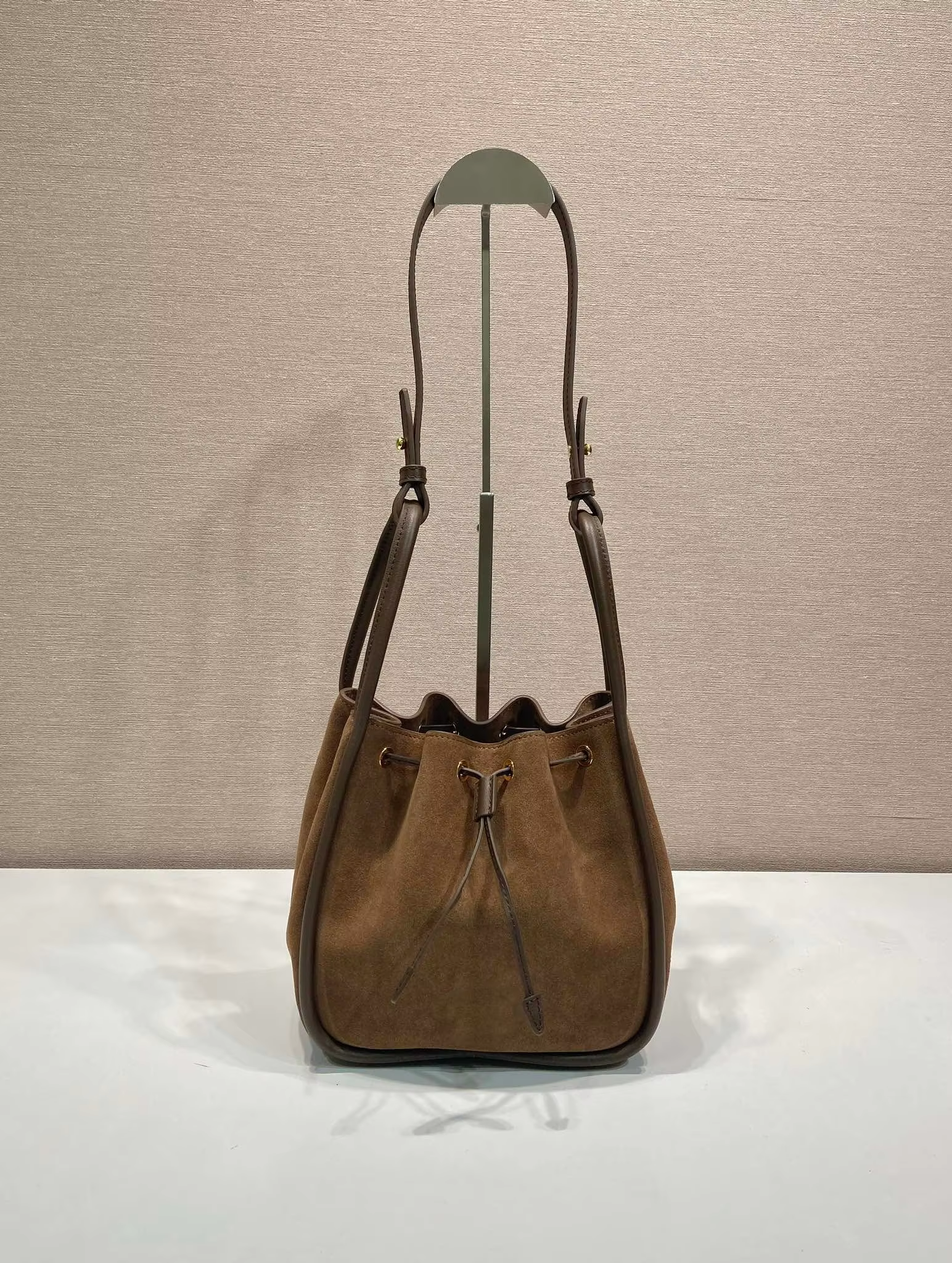 Women's Suede Bucket Bag with Adjustable Long Strap, Drawstring Closure Crossbody Shoulder Handbag Large Capacity Fashion Tote