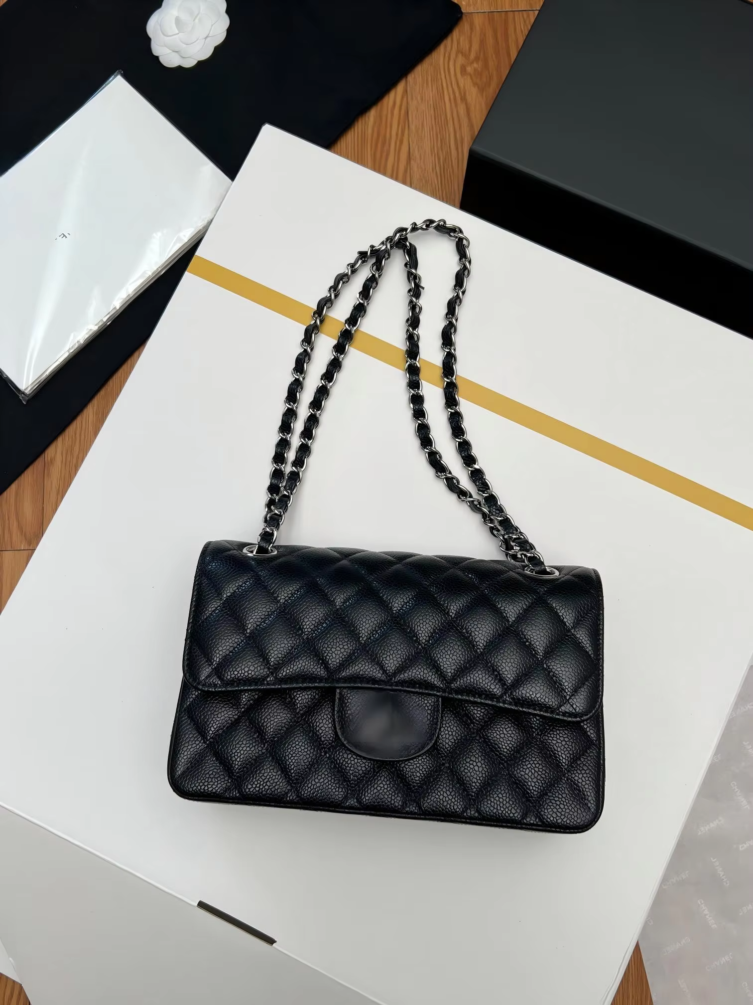 Hot Sale Luxury Design Women Real Goatskin Leather Rivet Handbags Chain Strap Crossbody Bag Metal Lock Shoulder Messenger Bags