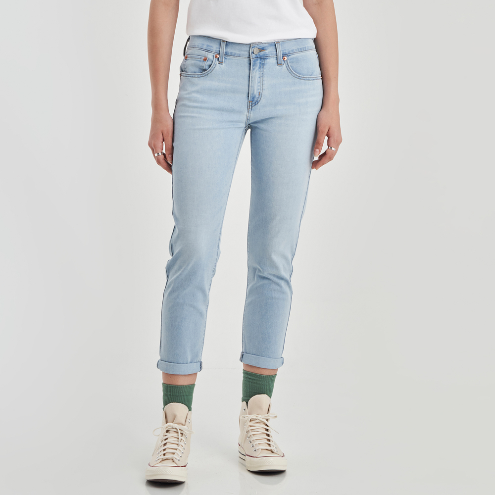 Levi’s® Women’s Mid-Rise Boyfriend Jeans 19887-0286